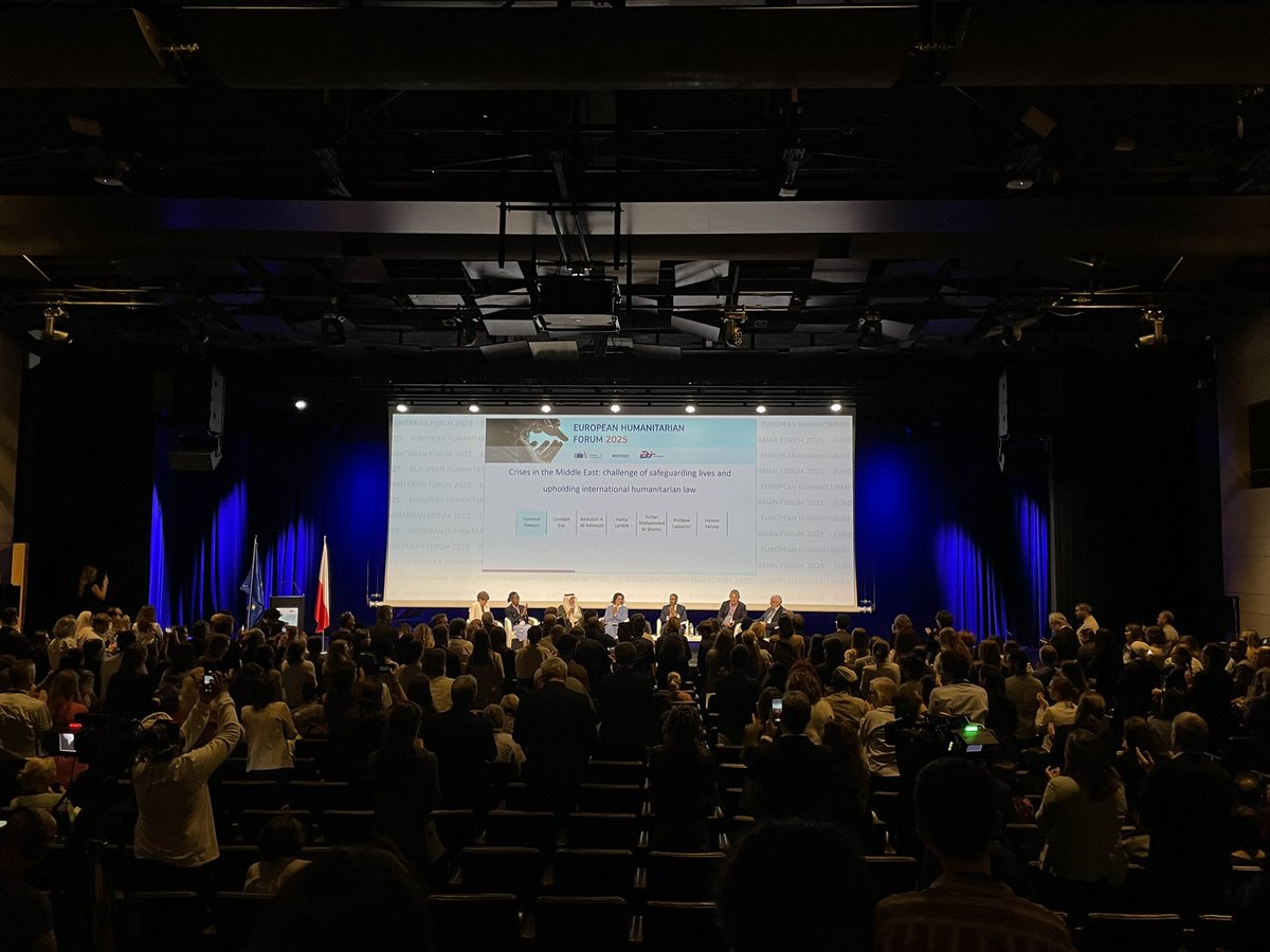 Friederike Mager (@magerfriederike) on Twitter photo While 🇪🇺 Foreign Ministers meet next door, standing ovation for <a href="/UNLazzarini/">Philippe Lazzarini</a> at #EHF2025, who makes clear that suffering in #Gaza is “beyond imagination.” Accepting this reality & prevailing impunity risks setting a dangerous new norm far beyond the context.
#EU must act. Now.👇🏼 While 🇪🇺 Foreign Ministers meet next door, standing ovation for <a href="/UNLazzarini/">Philippe Lazzarini</a> at #EHF2025, who makes clear that suffering in #Gaza is “beyond imagination.” Accepting this reality & prevailing impunity risks setting a dangerous new norm far beyond the context.
#EU must act. Now.👇🏼