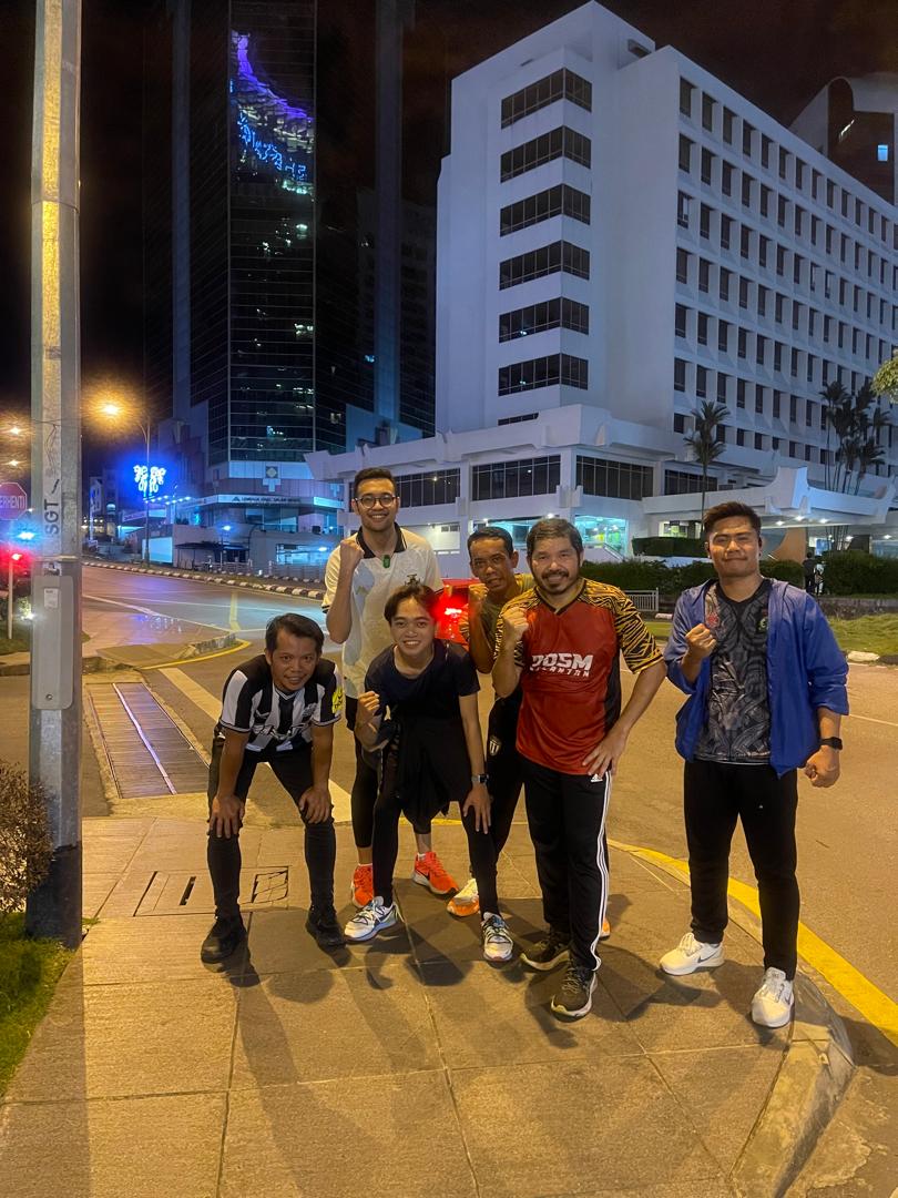 Dr_Uzir's tweet photo. Alhamdulillah, jogging malam bersama pelari @DOSM_Sarawak di sekitar Dataran Waterfront Kuching.
#FitDOSM
#StatsMalaysia
#StatistikNadiKehidupan
#StatistikSegalanyaPasti
#MyASEAN2025
#ASEANMalaysia2025
#KepengerusianASEANMalaysia2025
#BanciPertanian2024
#KPDOSM https://t.co/1XSWDW0VNd