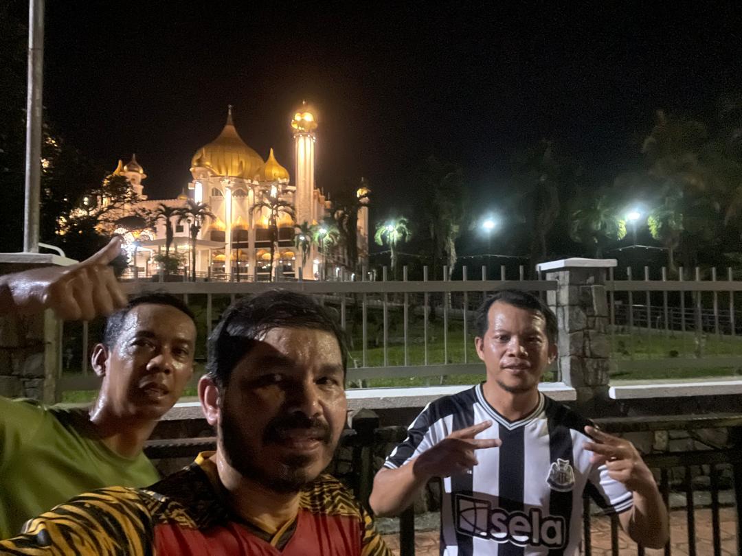 Dr_Uzir's tweet photo. Alhamdulillah, jogging malam bersama pelari @DOSM_Sarawak di sekitar Dataran Waterfront Kuching.
#FitDOSM
#StatsMalaysia
#StatistikNadiKehidupan
#StatistikSegalanyaPasti
#MyASEAN2025
#ASEANMalaysia2025
#KepengerusianASEANMalaysia2025
#BanciPertanian2024
#KPDOSM https://t.co/1XSWDW0VNd