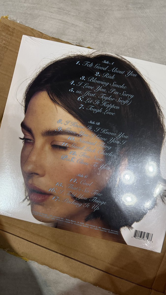 teheporschetehe's tweet photo. ปล่อยของสะสมค่า ใหม่ยังไม่แกะซีลค่ะ
🎀💛 The Secret of Us Vinyl สี transparent blue 
🩵🧺1990 THB ส่งฟรีค่ะ 

#gracieabrams #ตลาดนัดgracie #ตลาดนัดgracieabrams #ตลาดนัดสากล #gracieabramsinbangkok https://t.co/l0PX4oqYdF