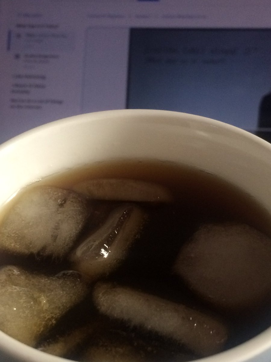 __byshd's tweet image. قهوة العصرية ☕️ 
مع العودة لدراسة الصينية😚