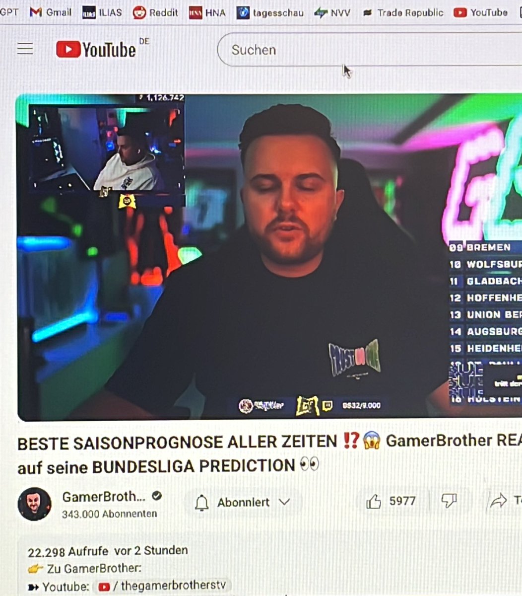 esnullvierari's tweet photo. Ich habe seine Videos mit 12 damals nach der Schule geguckt und schaue die neun Jahre später immernoch beim Lernen für die Uni.

Eigentlich richtig verrückt. https://t.co/iAKYxBsnrn