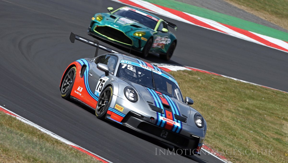 del_inmotion's tweet photo. The GP circuit @Brands_Hatch  echoed to the roar of Porsche, Lamborghini, Ferrari, Aston Martin plus other exotic super cars this w/e with @GTCUP 
A small album from a cracking quali and sprint race>>
https://t.co/BJjkPEtGCO https://t.co/CWiYsXz9ih
