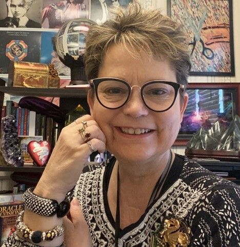 psthib's tweet image. I'm doing something different on my #spiritualblog today... I have a guest post by Jamie Saloff

Check it out!  pamelathibodeaux.com/rainbowspothol… 

#spirituality #spiritualjourney #spiritualgrowth #spiritualawakening #rainbowspotholesandnuggetsofgold