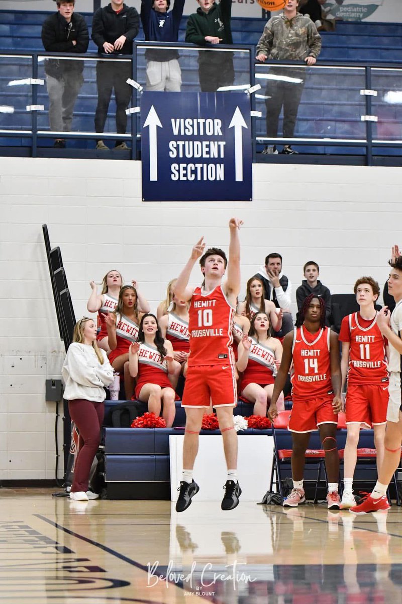 HewittTVLHoops's tweet image. It’s graduation day here at HTHS as we proudly celebrate &amp;amp; express our gratitude to the 3 exceptional young men who will represent our program as part of the Class of 2025.

Once a Husky, Always a Husky!!

#4 Cooper Langston 🎓
#10 Ben Warren 🎓
#12 Dave Carter 🎓

#TodayMatters
