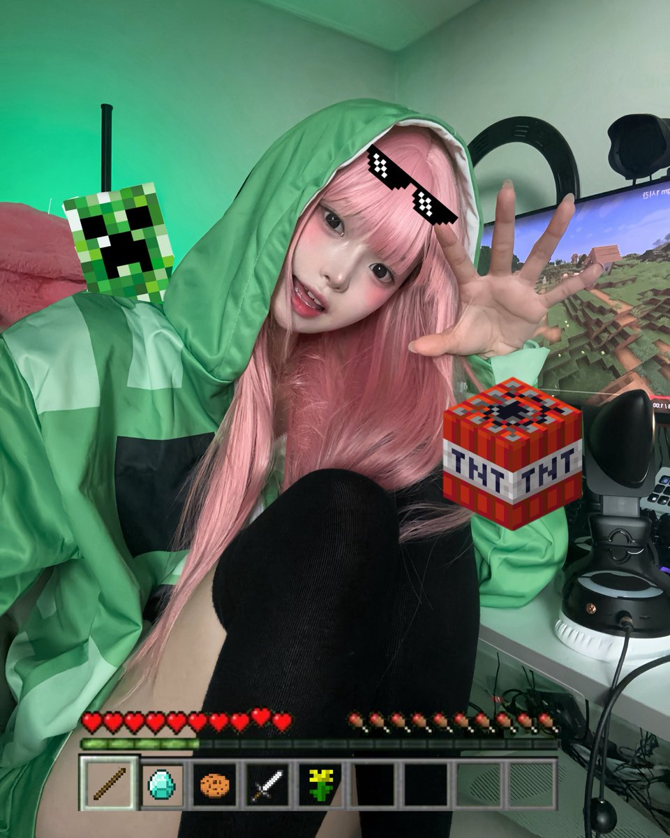 Hi~~ Boom!💥

#minecraft #creeper #cosplay