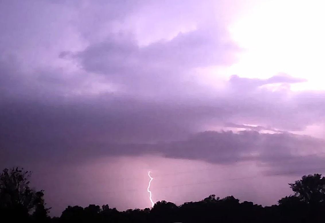 These beautiful cloud to ground lightning photos were taken Monday night in #midmo.