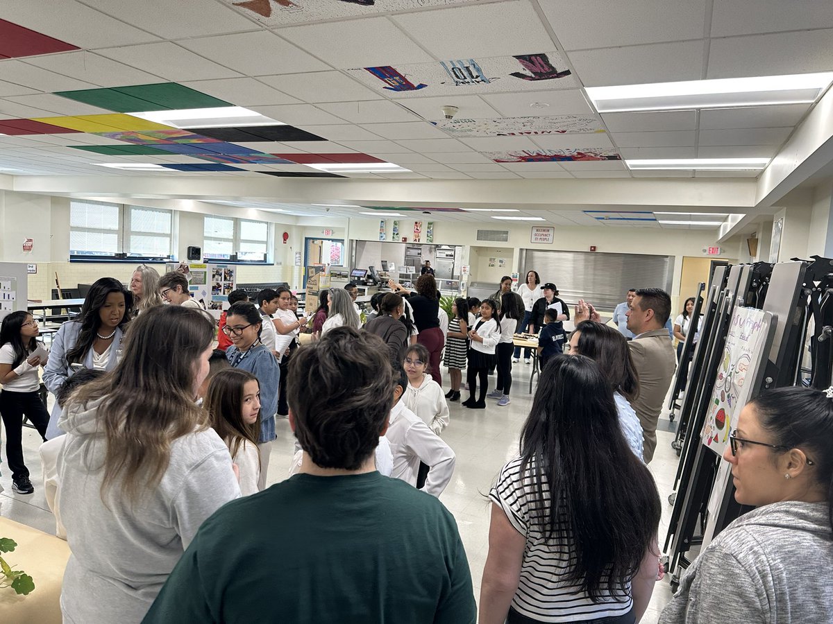DrcarrollPC's tweet image. Edison School fourth grade students sharing their research on how food is grown, consumed, and the waste it produces in a science symposium this morning! Excellent work, and very informative! Great job teachers! 👏🏻👏🏻👏🏻