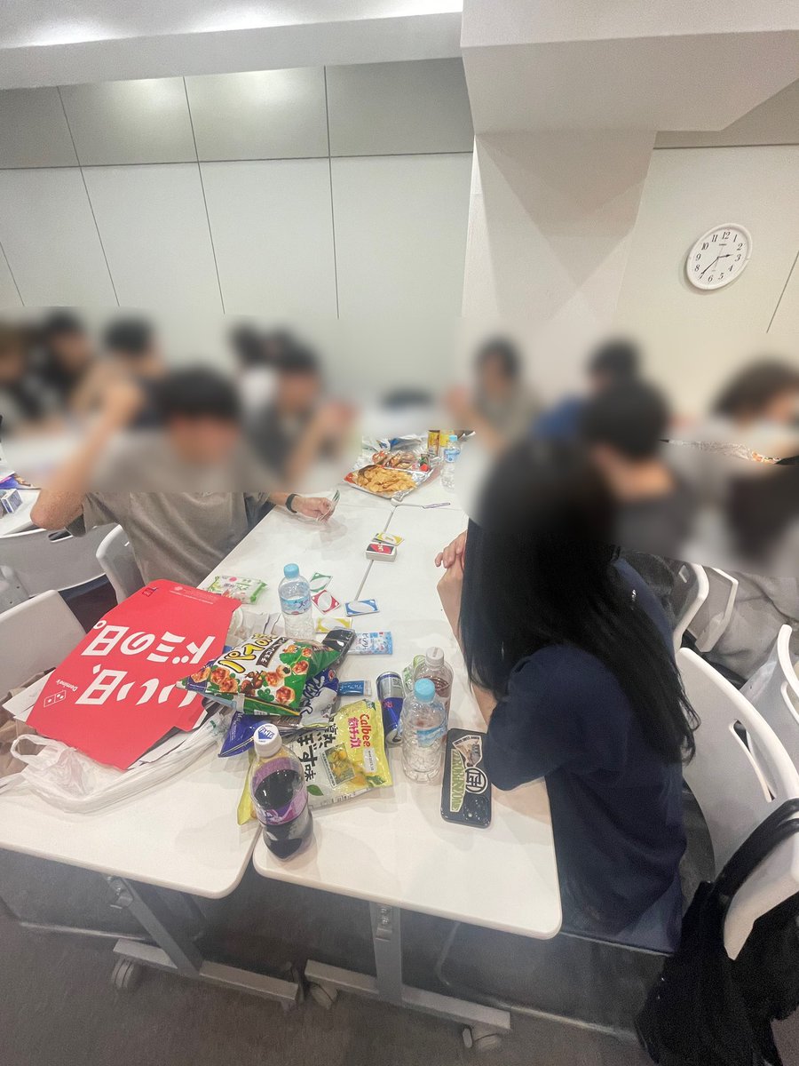eko_tami_'s tweet photo. 5月18日にピザパーティー新歓を行いました🍕
約70名の方が参加してくれました‼️
また新入生とたくさん交流できてとても楽しかったです
次の活動は5月24日の渋谷ゴミ拾いと6月8日のゴミ拾い甲子園です🚮
こちら体験受け付けているのでぜひ参加してくださいー！ https://t.co/cxM91nnst6