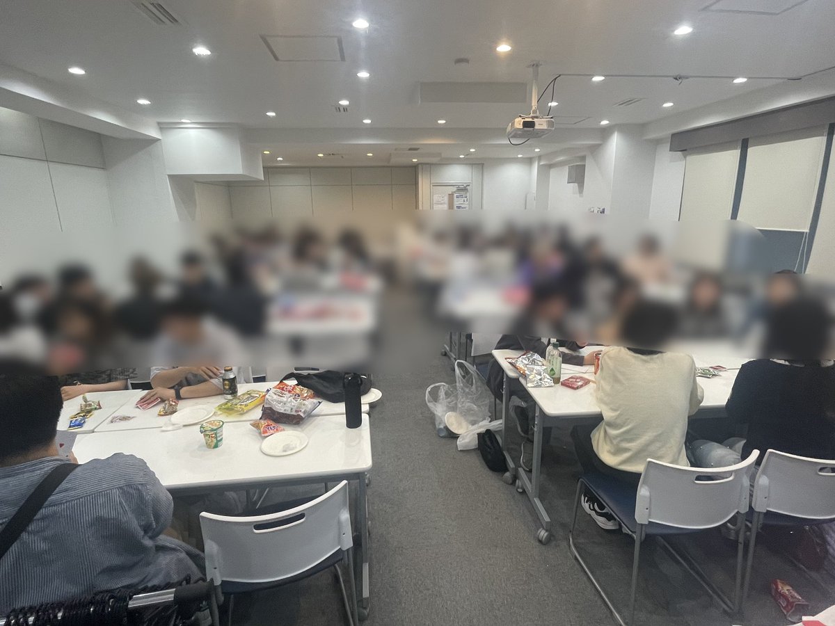 eko_tami_'s tweet photo. 5月18日にピザパーティー新歓を行いました🍕
約70名の方が参加してくれました‼️
また新入生とたくさん交流できてとても楽しかったです
次の活動は5月24日の渋谷ゴミ拾いと6月8日のゴミ拾い甲子園です🚮
こちら体験受け付けているのでぜひ参加してくださいー！ https://t.co/cxM91nnst6