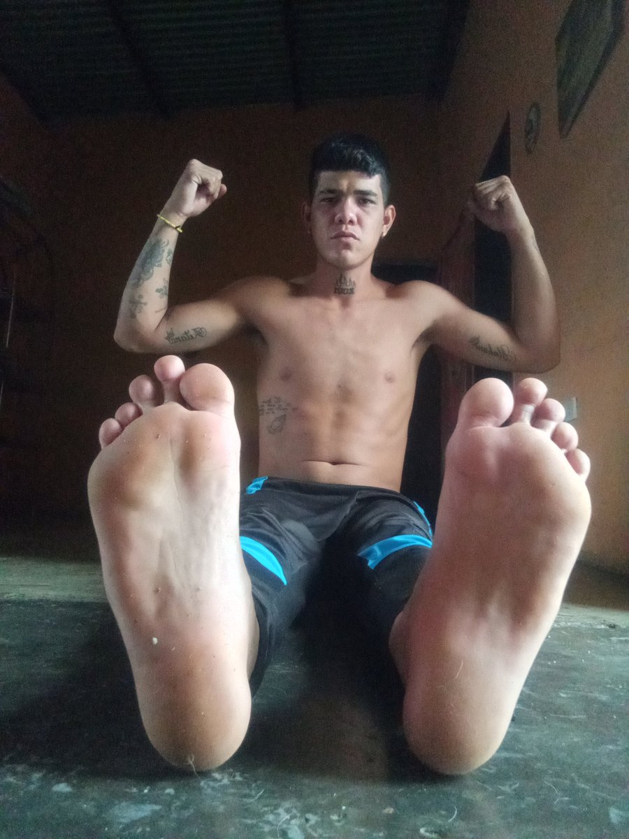 JoseMasterAlpha's tweet photo. Serve me now slave😈🖕🏻🤑

@morrochacal @rt_feet @officer_rt @piesmasculinosf @promocion_pies @trusted_alphas @HellGodsPro @AlphaMaleWorld1 https://t.co/6GRmgxJb3K
