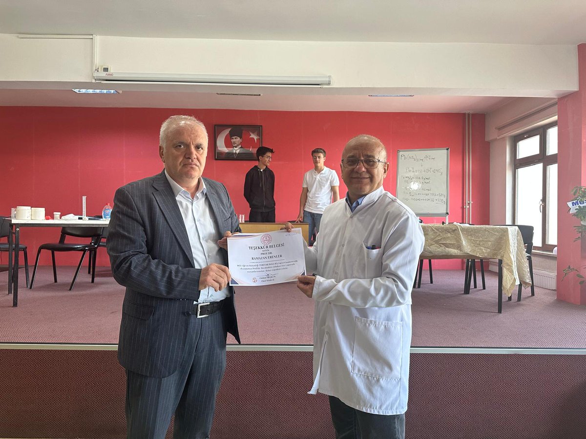 TÜBİTAK Bilim Söyleşileri kapsamında Ardahan Üniversitesi Fen Fakültesi Dekanı Prof. Dr. Ramazan Erenler, öğrencilerimizle "Malzeme Bilimi ve Deneysel Çalışmalar" konulu söyleşi yaptı. 
Bu keyifli ve bilgilendirici sunumu için kendisine teşekkür ederiz.
<a href="/AGazioglu25/">Abdurrahman GAZİOĞLU</a>
<a href="/Yakutiyemem/">YAKUTİYE İLÇE MEM</a>