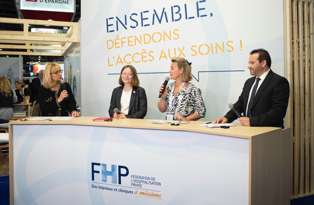 💬 À <a href="/parisSANTEXPO/">SantExpo</a>, on a parlé avenir des métiers du soin.
Comment attirer les jeunes vers ces professions essentielles ?
Merci à Ilona Denis, Rémy Mazzocchi et Anne de Vasconcelos pour cet échange éclairant sur l’attractivité, la formation et l’engagement.

#FHPSANTEXPO2025