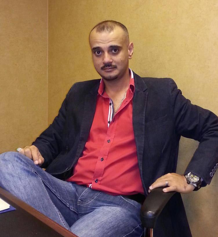 مداح القمر tweet media