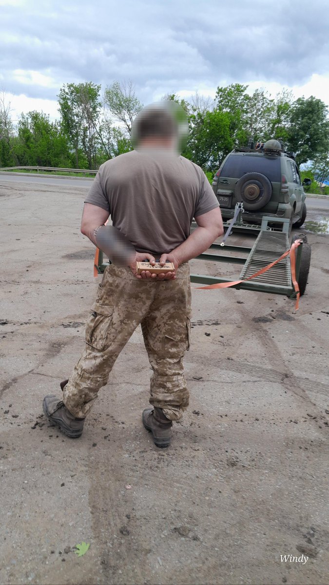 Donetsk region:
4. Soldier from the 5th Assault brigade with flashlight from <a href="/syaivo_tech/">Syaivo</a> and our trailer.