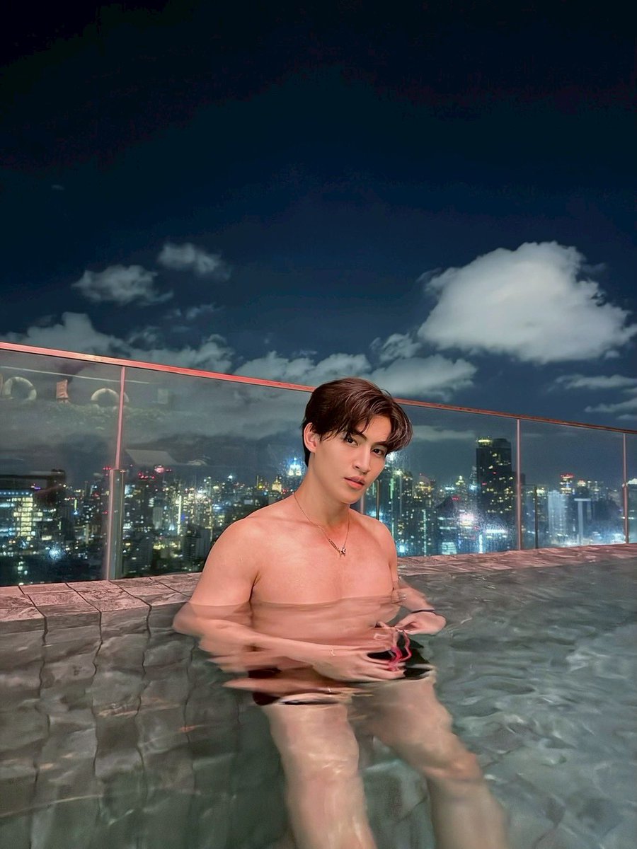 ohmthitiwat's tweet photo. night seal ,,🦭🌟 #OhmThitiwat https://t.co/od5lUemk4i