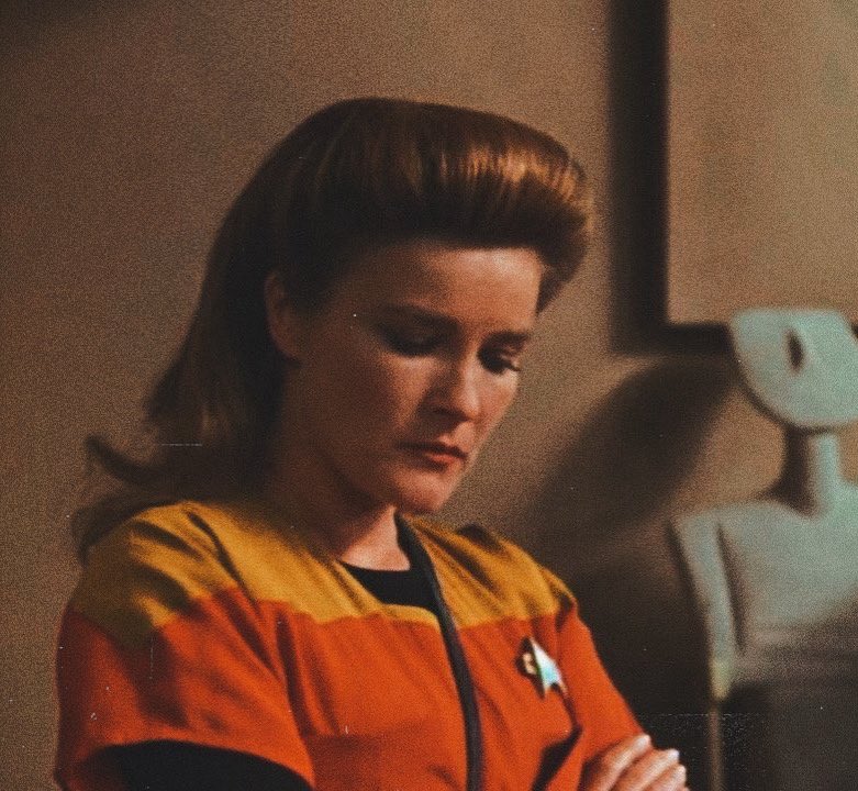 “Today is May 20th” 

Happy future birthday, Admiral! 🫡🖖

And happy Janeway Day to all who celebrate! ☕️

#StarTrek #StarTrekVoyager #CaptainJaneway #Janeway