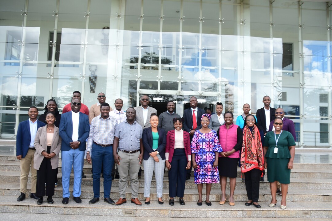 StrathU's tweet image. Day 2 of the #SUISERC2025 Ethics Training Programme focused on real-world ethical challenges in social science research.
Key lessons from three thought-provoking sessions by Prof. Walter Jaoko, Prof. Lillian Omutoko &amp;amp; Prof. Violet Naanyu.
Let’s dive in👇
#ResearchEthics
