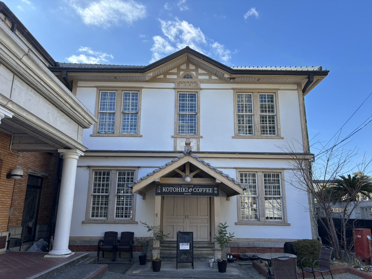 kenchiku_youkan's tweet photo. 正統派の名だたる建築士さんがつくった名建築も素敵だけど、名もない大工さん達が頑張ってつくった地方の洋館たちを��っと盛り上げていきたいです✨ https://t.co/iFYOizWDaA