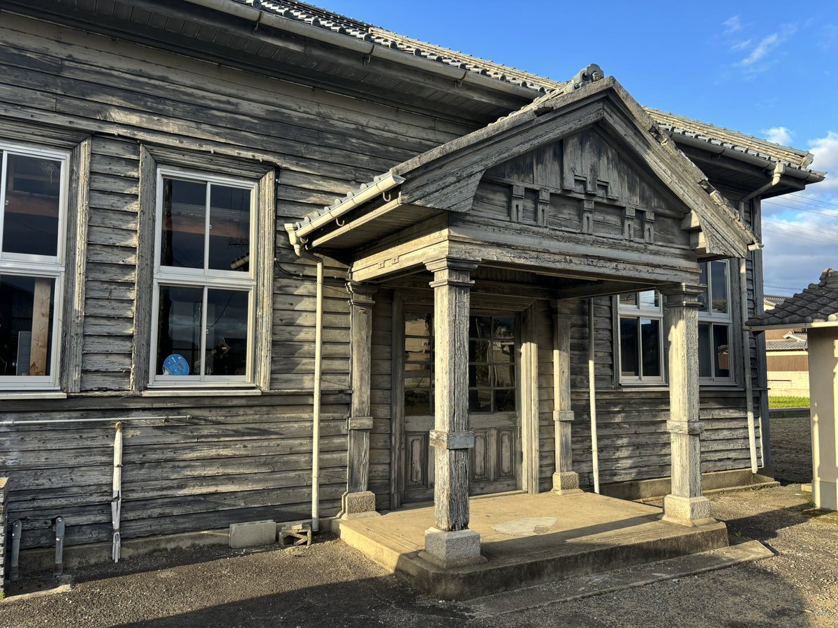 kenchiku_youkan's tweet photo. 正統派の名だたる建築士さんがつくった名建築も素敵だけど、名もない大工さん達が頑張ってつくった地方の洋館たちを��っと盛り上げていきたいです✨ https://t.co/iFYOizWDaA