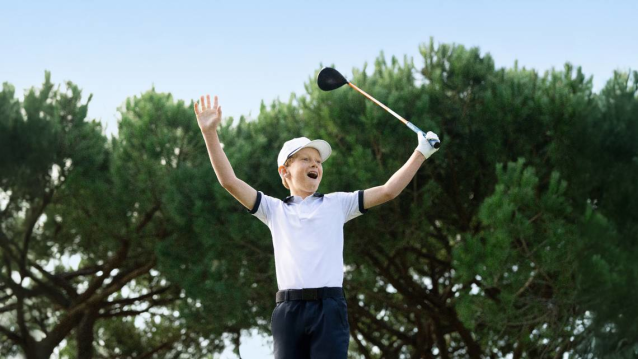 lesliecherry00's tweet photo. Swing big, dream bigger! @BankofAmerica's partnership with @YouthonCourse provides golf rounds for just $5 and free memberships in #Washington to learn life lessons and grow the next generation of golfers. https://t.co/OZ3thg3RSs https://t.co/VWedOZ0x5R