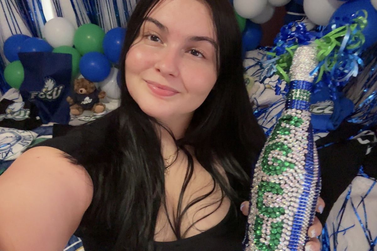 fgcu's tweet photo. These future Eagles are #FGCUBound! ππ DM us your photos for a chance to be featured. https://t.co/wa18kCZJ96
