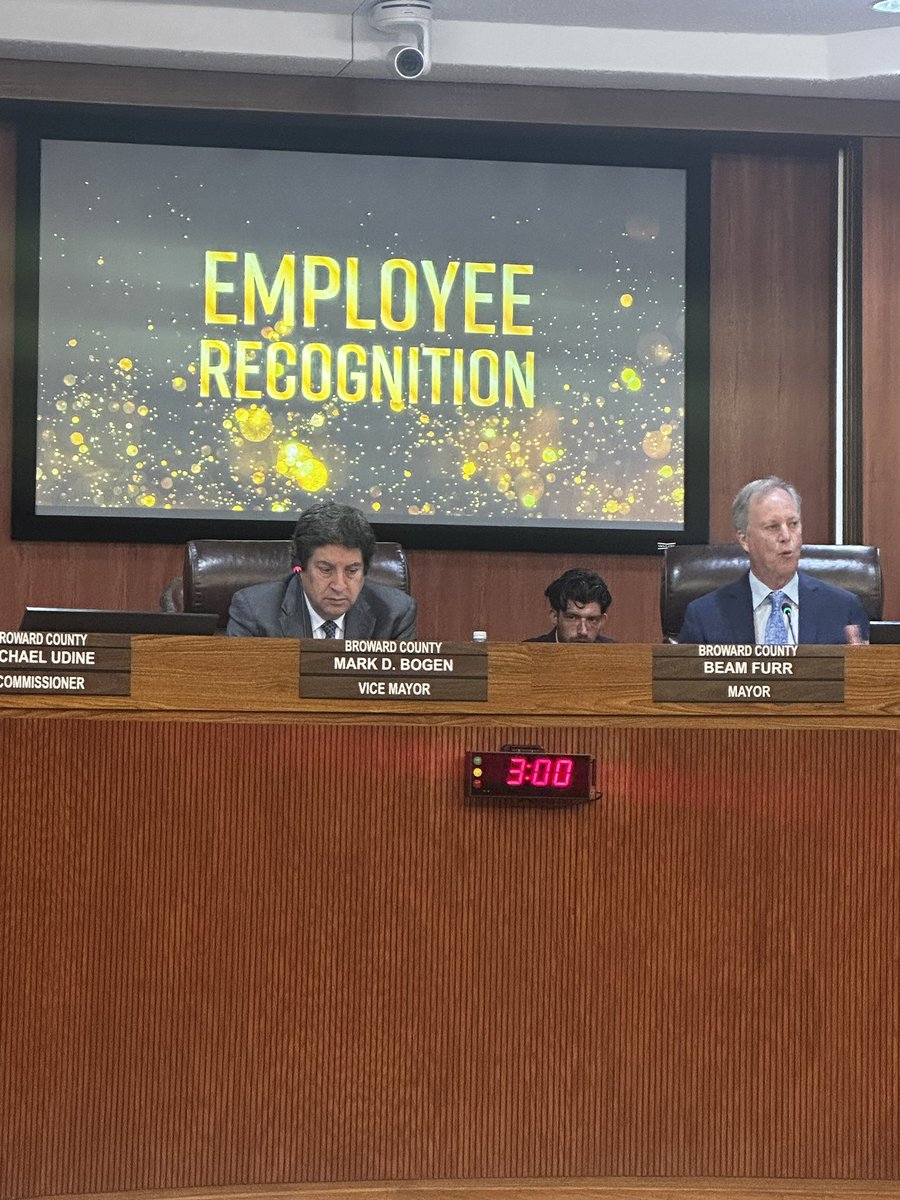 browardinfo's tweet photo. Broward Commissioners recognizing employees today who have served residents for 20 or more years.  “We have great employees and we truly appreciate all that they do,” says Mayor @beamfurr   Thank you for your service! https://t.co/USASOd5zQp