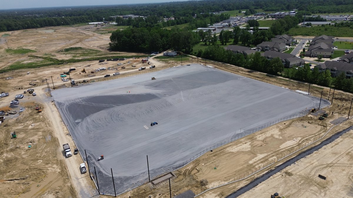 NationWSC's tweet photo. Base work is well underway at the Paducah Sports Complex, with fields taking shape and our crew putting in the work to get it done right. We're laying the groundwork for something this community will be proud of.

#CivilConstruction #SyntheticTurf #Baseball #Softball #DoneRight https://t.co/ldBCgDigU4