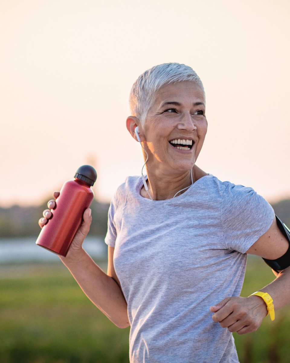 Studien haben gezeigt: Wer sein #Herz gesund hält, erhöht die Chancen, auch im Alter geistig fit zu bleiben. 🤩

Wie #Gehirn und Herz verbunden sind ➜ swissheart.ch/wissen-und-sup…

#herzstiftung #herzgesund #demenz #demenzprävention #vaskuläredemenz #gesundbleiben #fitimalter