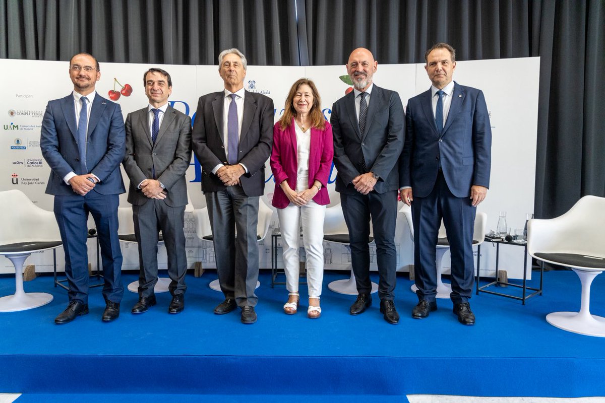 Los seis rectores de las #universidadespúblicas de #Madrid han reivindicado el papel esencial de las universidades como motor de desarrollo y cohesión social.

Durante una nueva edición de los ‘Desayunos Alcalá’, los responsables académicos han reclamado políticas activas y
