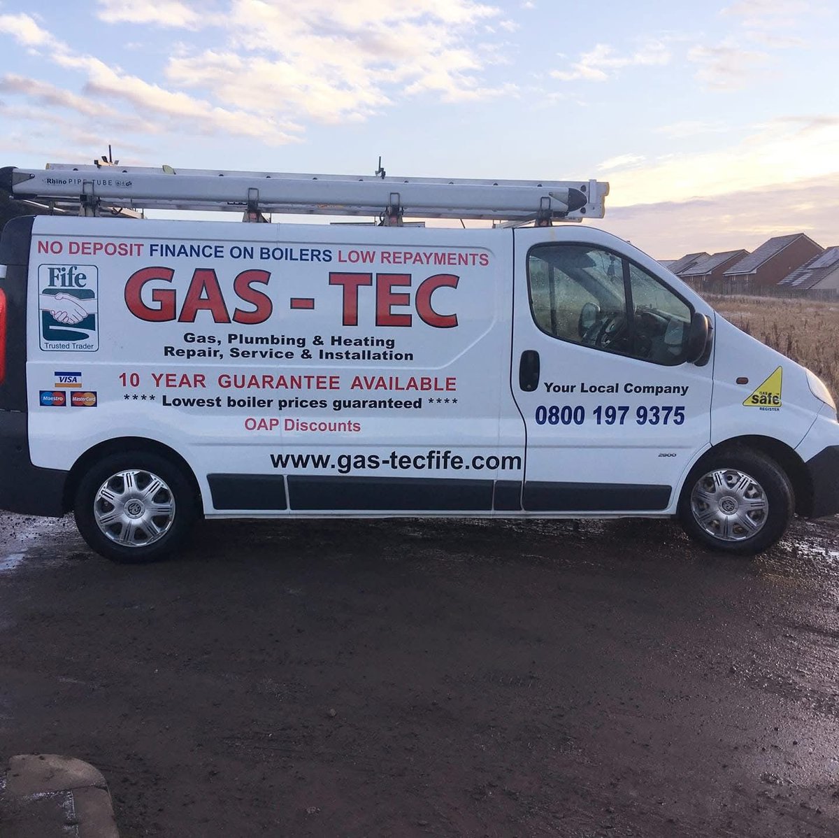 KeltyHeartsFC's tweet photo. A massive thank you to Garry and Kevin from Gas-Tec for replacing the boiler in the sports lounge. 

Your help is greatly appreciated 👏🏻🇱🇻 

#GasTec | #KeltyHearts https://t.co/reyR6vKLOY