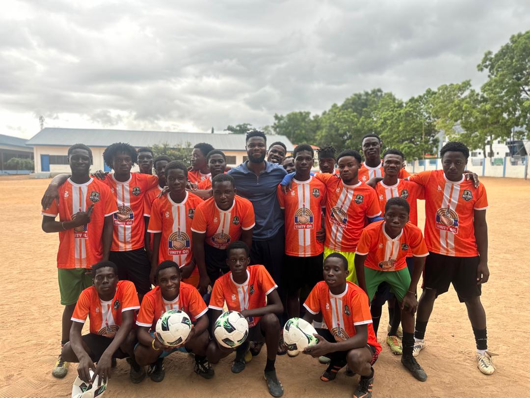 📸 President of <a href="/nationsfcgh/">Nations Football Club</a> , Divine Kyei Boadu, on Sunday extended a generous gesture to two youth football teams in the Shiashie community by donating brand new jerseys, footballs, and a personal cash contribution to support their basic needs.