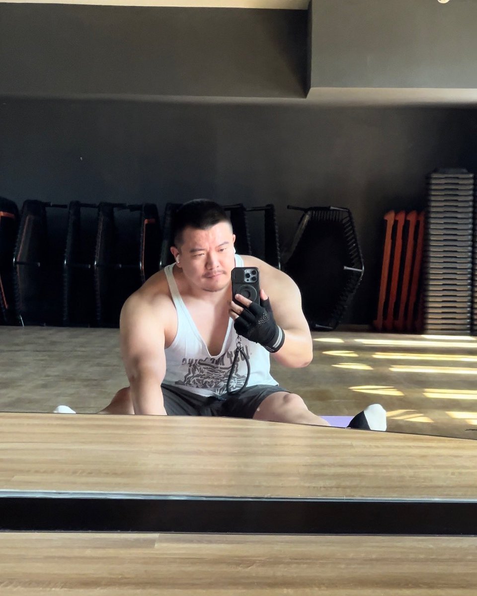 拉伸的像个牛蛙