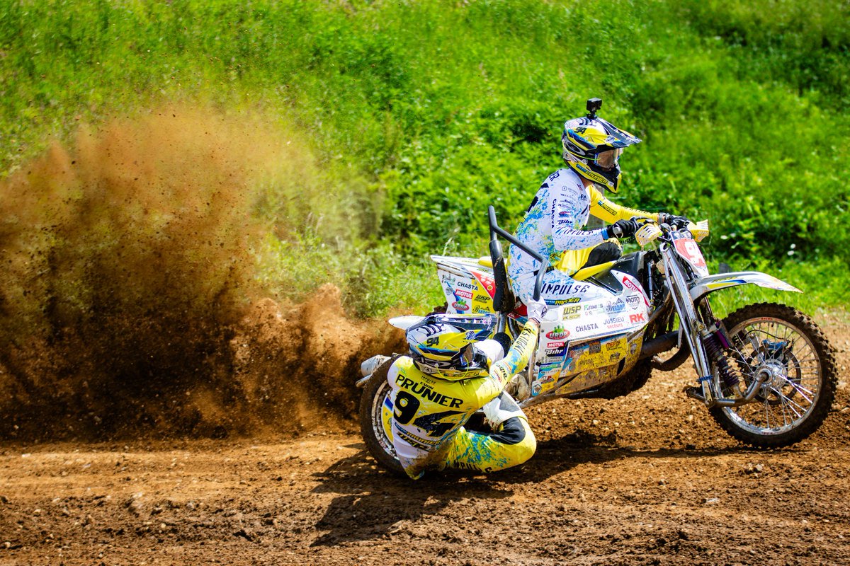 Squeacker13's tweet image. Dimanche je suis allé photographier les championnats de Normandie de motocross et side-car je suis trop content c'était grave cool a faire. Mardi prochain match de pro A ping pong et et le 29juin finale de coupe de France de ping pong.