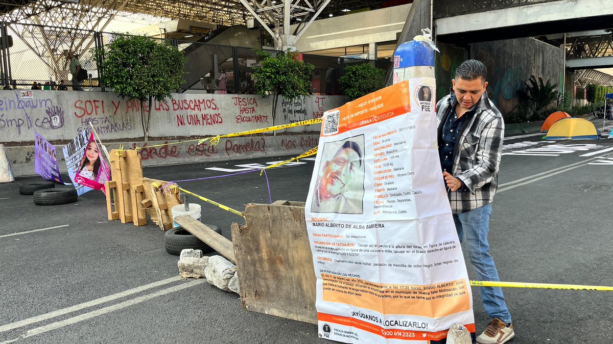 #ahora Nueve familias de personas desaparecidas a quienes les fue cancelada una jornada de búsqueda permanecen en plantón indefinido sobre Calzada de Tlalpan, exigen se garantice recursos y condiciones para reanudar las búsquedas.
desinformemonos.org