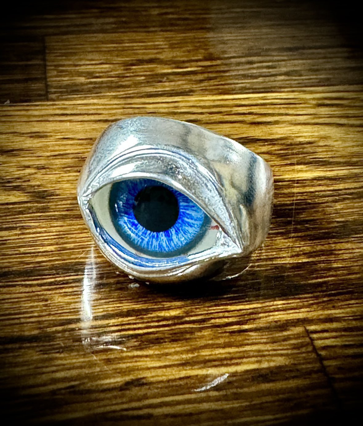 ネクロマンス義眼レザーリング 言わずと知れた ファッション