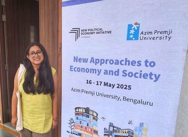 SwetaTripathy97's tweet image. Had the opportunity to participate in the New Approaches to Economy and Society workshop organized at @azimpremjiuniv in collaboration with NPEI, IIT Bombay. Grateful to @Srishting and @mtonykurian for this wonderful opportunity. The suggestions are really insightful.