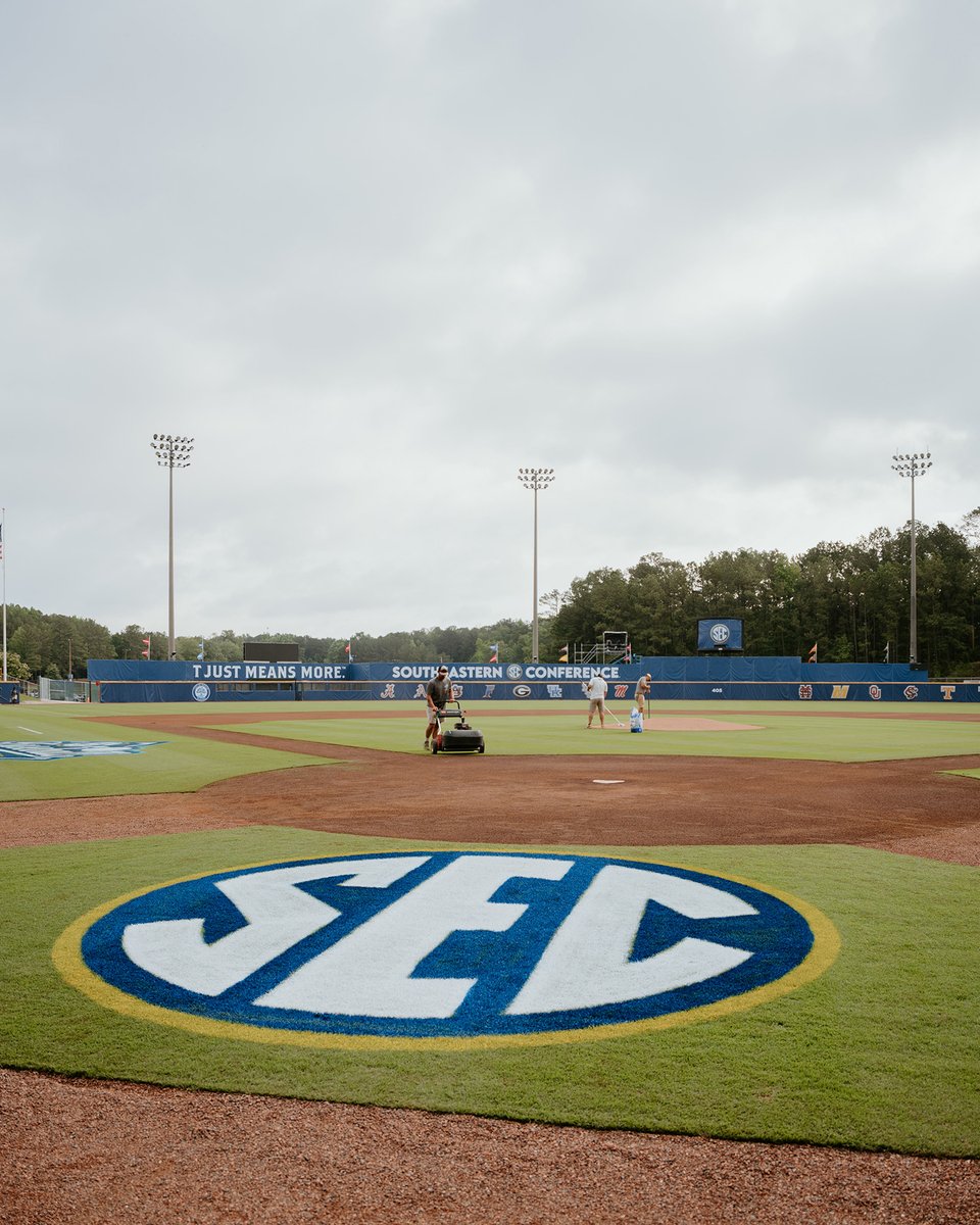 MizzouBaseball's tweet image. Postseason baseball from Hoover!
#๐๐๐ฏ๐ฏ๐ค๐ช๐๐๐ | ๐ฏโพ๏ธ