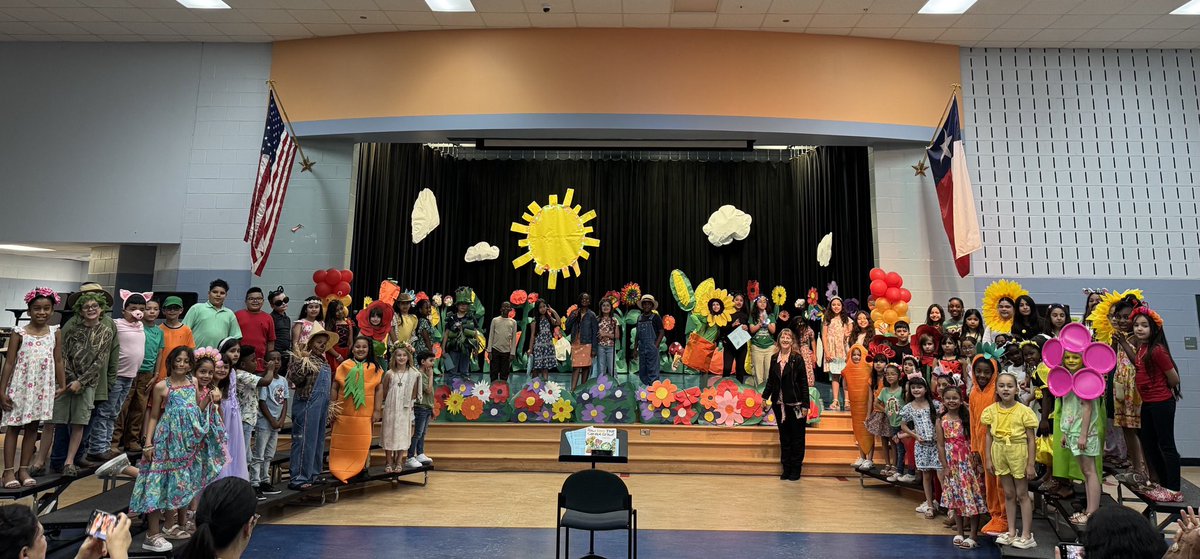 Thank you to our 1st-3rd Grade Honor Choir students, parents, and Music Teacher, Mrs. Boderek, for an amazing performance! Your dedication and hard work made it a night to remember. We can’t wait to see our 4th/5th Choir Concert next week! #onesheldon