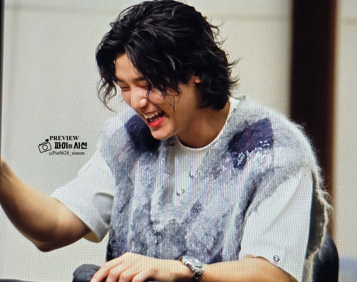 pie0628_siseon's tweet photo. 2025.05.20 시그 팬싸 preview #강민혁

@MR_KANGGUN 💙 https://t.co/EOOHmB1udf