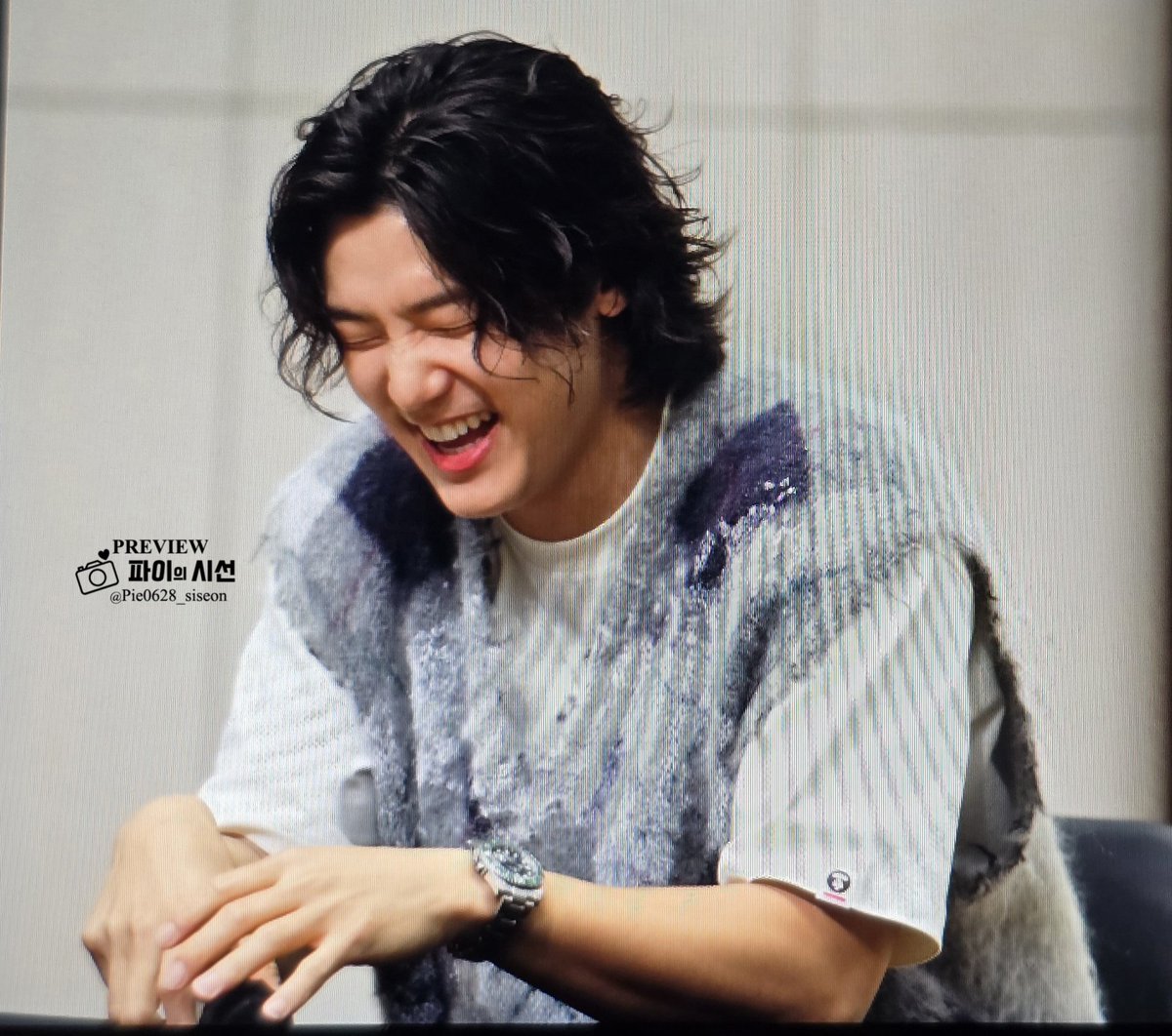 pie0628_siseon's tweet photo. 2025.05.20 시그 팬싸 preview #강민혁

@MR_KANGGUN 💙 https://t.co/EOOHmB1udf