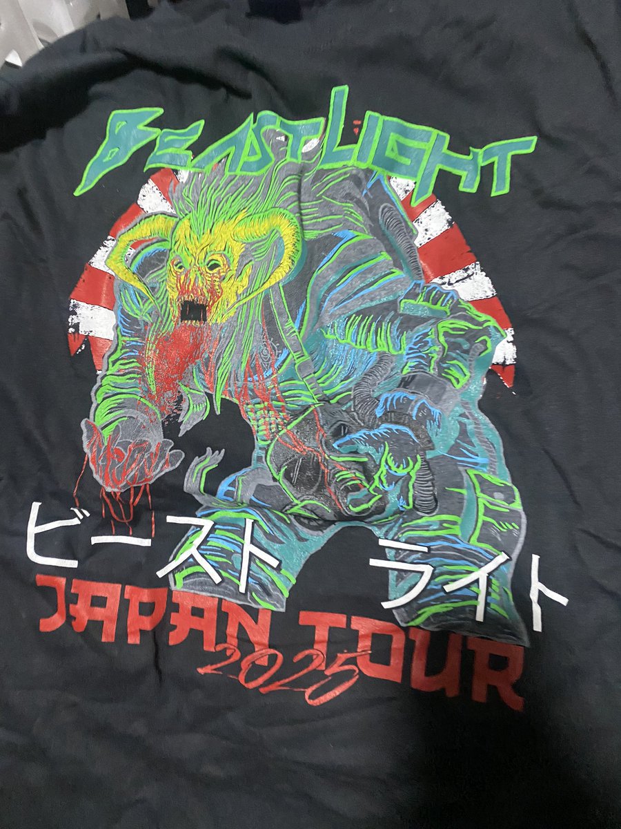 hashiyamamaiden's tweet photo. メキシコ🇲🇽からの刺客
Beast Light!!
まさかのツインボーカルスタイル。
メロディアスな正統派スピードメタルで
YouTubeよりも圧倒的に音質も迫力もあったよ!
お手頃価格でライブ観れる今がチャンス。
Tシャツ買っちゃった
#beastlight https://t.co/qGVxqsSbIj
