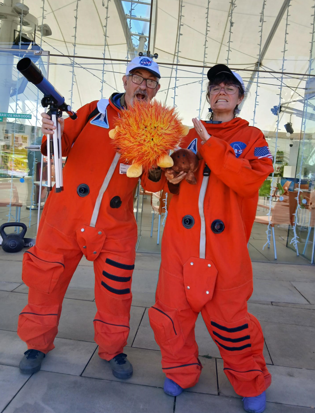 Celebrating #walktoschoolweek at <a href="/ourdynamicearth/">Dynamic Earth</a>  and <a href="/ScotParl/">Scottish Parliament</a> Living Streets stepping out for #greatspacewalk with ground support from <a href="/EdinburghCC/">EdinburghCityCouncil</a> 🚀