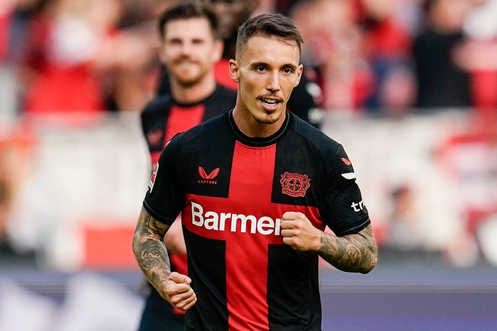 ogalorenzo's tweet image. BOOM 💥! Alex Grimaldo wakuriye muri FC Barcelona arifuzwa cyane na Real Madrid. 

Abajijwe niba azemera gukinira Real Madrid, yavuze ko atakwivutsa amahirwe yo gukinira ikipe ya mbere ku isi. 

Wowe utekereza ko ikipe ya mbere ku isi uyu munsi ari iyihe ? #MagicLineup