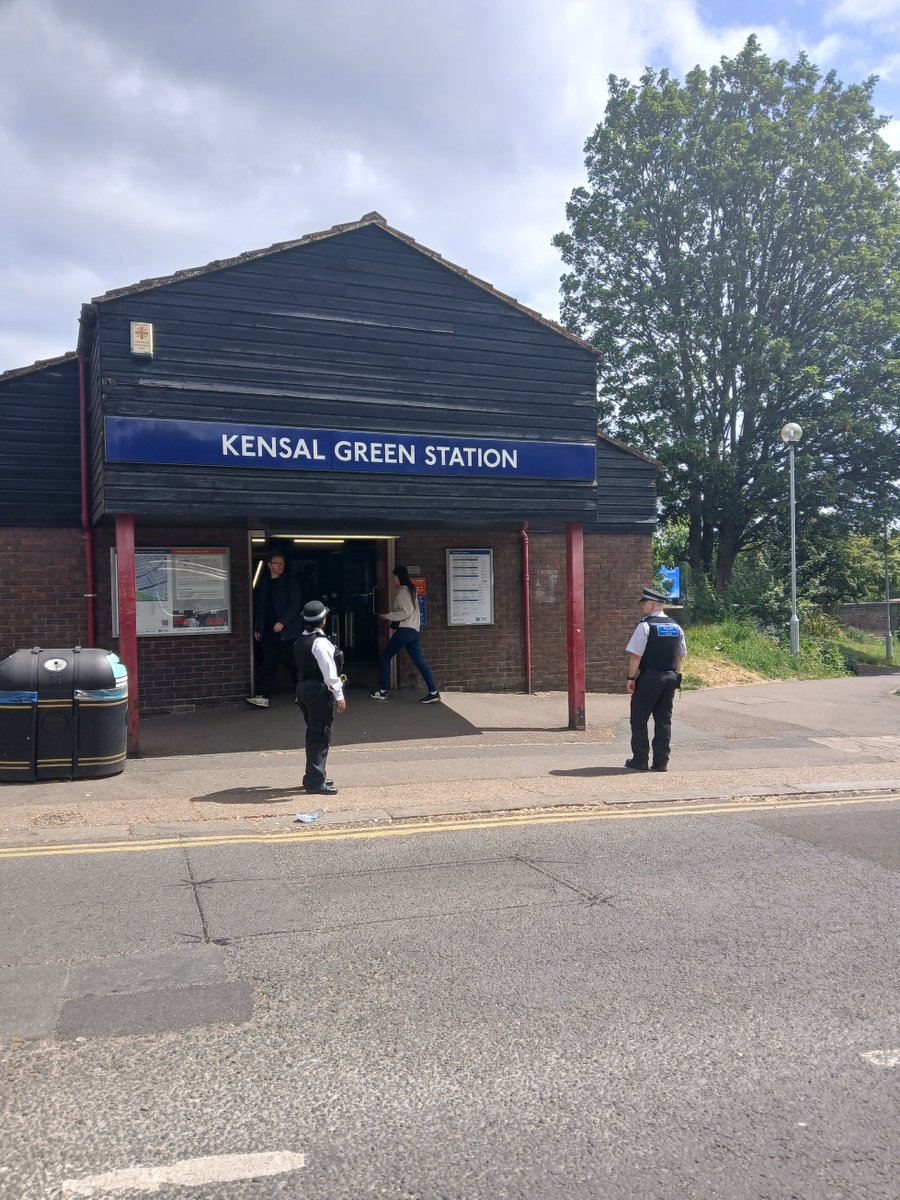 Yesterday, PCs and PCSOs from the Queen's Park and Kilburn neighbourhood ward team conducted a joint patrol in the Kensal triangle.
Continued high-visibility patrols are being conducted focused on hotspot areas, in response to recent drug use and ASB reports.
