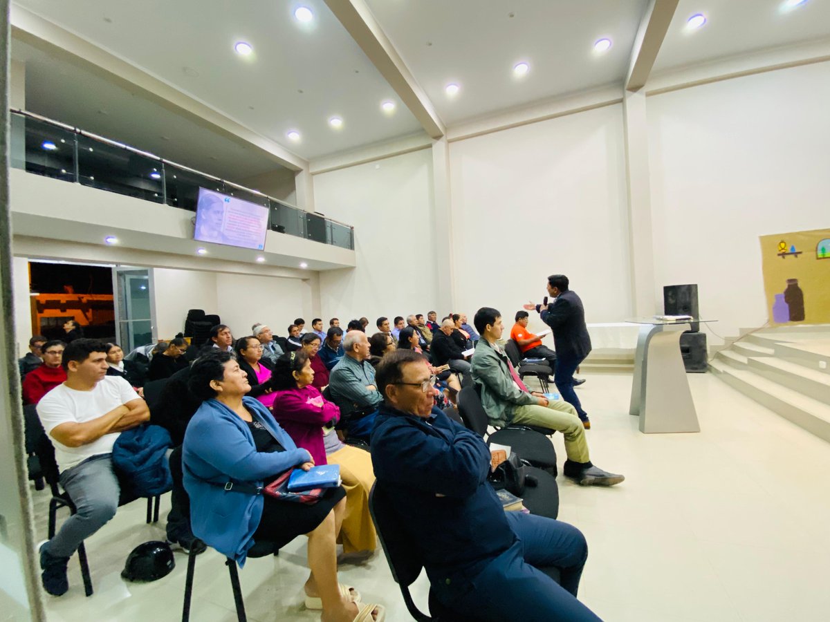 AdventistasMPN's tweet photo. 🗣️ @PrJCabrera departamental de Ministerio Personal MPN, capacita y monitorea para la Campaña de Evangelismo Caleb junto a los líderes del Distrito Misionero de Roma. 🔥📖

#Monitoreo #MisiónCaleb #MPN https://t.co/y3Sr0AbRgU