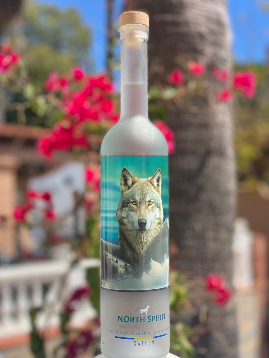 LisaRenick105's tweet photo. 60% of consumers prefer sustainable brands. 
At North Spirit, we distill with purpose—from eco-friendly production to recyclable packaging.
Good taste, greener future. 

#NorthSpiritVodka #SustainableSpirits #GreenChoices #ConsciousConsumer #CraftWithCare #SustainabilityMatters https://t.co/7VXH0e8snE