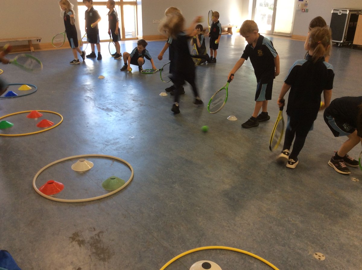 HambrookSchool's tweet photo. #Hambrook1 have finished their PE unit rackets, bats and balls. They have learnt how to dribble and control the ball as well as aim and work as a team. Great job! https://t.co/kxRw2RvaKU