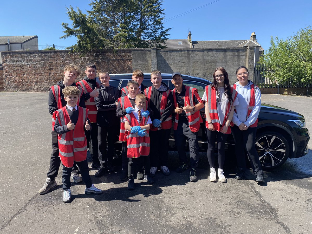 Bellshill Academy DYW (Developing Young Workforce) (@bellshillw) on Twitter photo 🌍We were delighted to welcome <a href="/carvaletglasgow/">Car Valeting Academy</a> James back to the Academy this morning to work with our new group of Valetst⭐️rs this term🌍
Superb feedback for the team already.
Great job today everyone!!
#skillsforlife&work #BellshillDYW 🌍We were delighted to welcome <a href="/carvaletglasgow/">Car Valeting Academy</a> James back to the Academy this morning to work with our new group of Valetst⭐️rs this term🌍
Superb feedback for the team already.
Great job today everyone!!
#skillsforlife&work #BellshillDYW