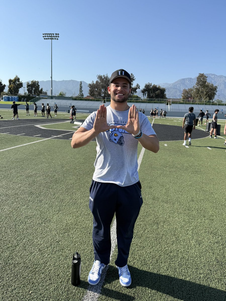 upland_fb's tweet image. Another one returns to The U. Thank you Christopher Ponce for stopping by to say hello and watch practice. We are proud of you and wish you the best of luck in your upcoming senior season at Fort Lewis in Colorado. PTR & Go Scots!! @upland_athletics @upland.hs @uplandunifiedsd